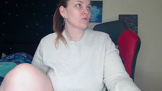 Snapshot of ToxicLilly chatting on 11, 12, 2024 ToxicLilly online show from 11, 12, 2024