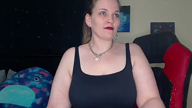 Snapshot of ToxicLilly chatting on 4, 1, 2025 ToxicLilly online show from 4, 1, 2025