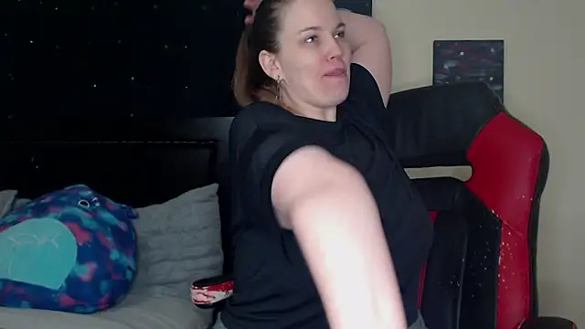 Snapshot of ToxicLilly chatting on 17, 1, 2025 ToxicLilly online show from 17, 1, 2025