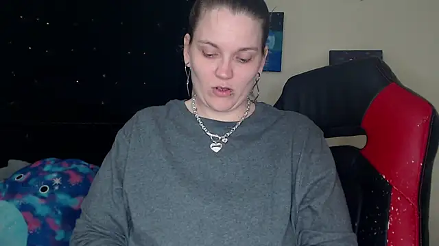 Snapshot of ToxicLilly chatting on 1, 2, 2025 ToxicLilly online show from 1, 2, 2025