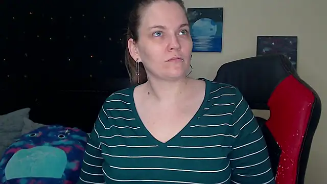Snapshot of ToxicLilly chatting on 2, 3, 2025 ToxicLilly online show from 2, 3, 2025