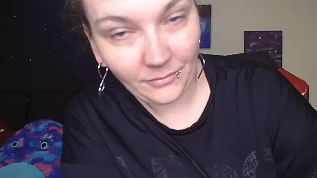 Snapshot of ToxicLilly chatting on 2, 11, 2025 ToxicLilly online show from 2, 11, 2025