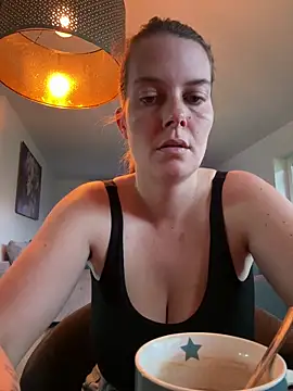 Snapshot of newMichelle chatting on 9, 6, 2026 newMichelle online show from 9, 6, 2026