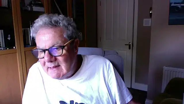 Snapshot of Oldpistolpete chatting on 9, 6, 2026 Oldpistolpete online show from 9, 6, 2026