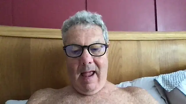 Snapshot of Oldpistolpete chatting on 1, 7, 2026 Oldpistolpete online show from 1, 7, 2026