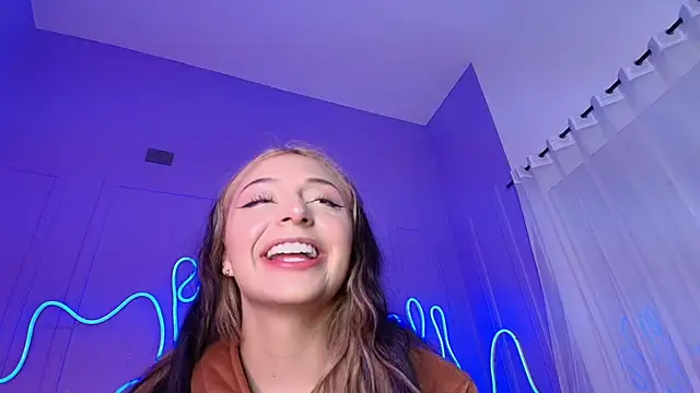 Snapshot of Sofly_s chatting on 7, 3, 2026 Sofly s online show from 7, 3, 2026