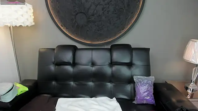 miss sharlotte18 online show from 4, 3, 2025