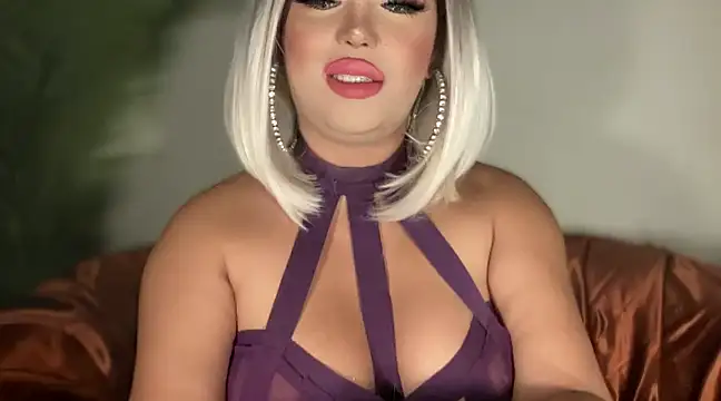 BigDominaMia online show from 1, 2, 2025