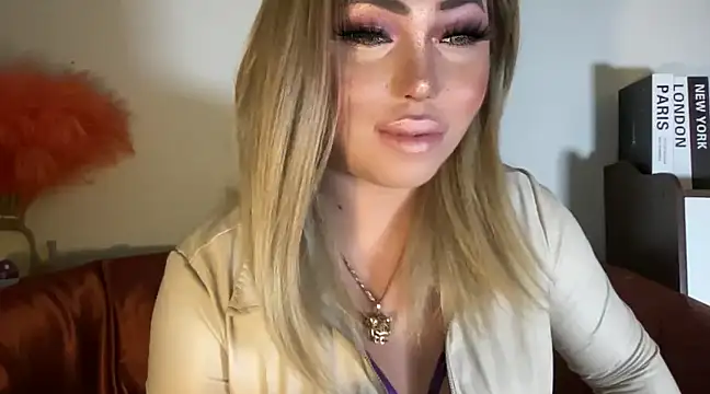 BigDominaMia online show from 8, 2, 2025