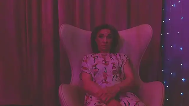 julia renard online show from 2, 2, 2025