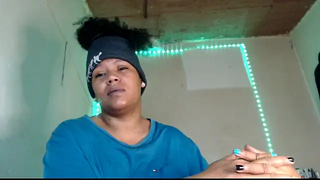 Snapshot of cherry_cleou chatting on 9, 7, 2026 cherry cleou online show from 9, 7, 2026