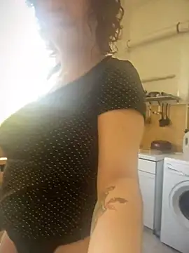 callmelouve online show from 26, 2, 2025