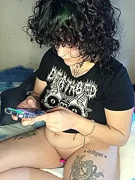 Snapshot of callmelouve chatting on 19, 2, 2026 callmelouve online show from 19, 2, 2026