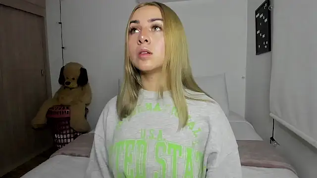 sophi mooreno online show from 12, 12, 2024