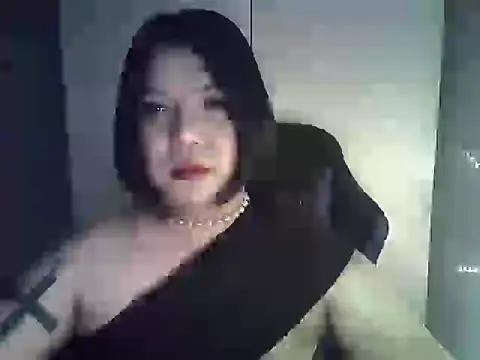 Snapshot of StrawberryWine07 chatting on 4, 2, 2025 StrawberryWine07 online show from 4, 2, 2025