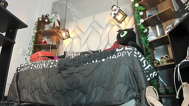Snapshot of MirandaHaguen chatting on 7, 1, 2025 MirandaHaguen online show from 7, 1, 2025