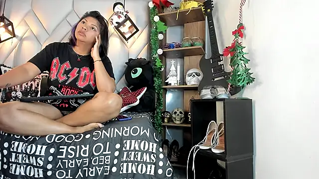Snapshot of MirandaHaguen chatting on 16, 1, 2025 MirandaHaguen online show from 16, 1, 2025
