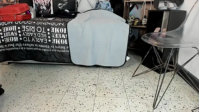 Snapshot of MirandaHaguen chatting on 19, 1, 2025 MirandaHaguen online show from 19, 1, 2025