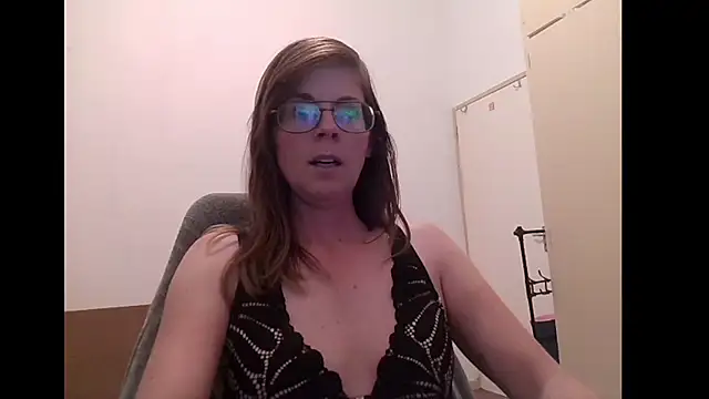 Snapshot of SavannaGirly chatting on 5, 5, 2026 SavannaGirly online show from 5, 5, 2026