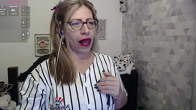 Snapshot of Chayla_Ruiz chatting on 19, 9, 2025 Chayla Ruiz online show from 19, 9, 2025