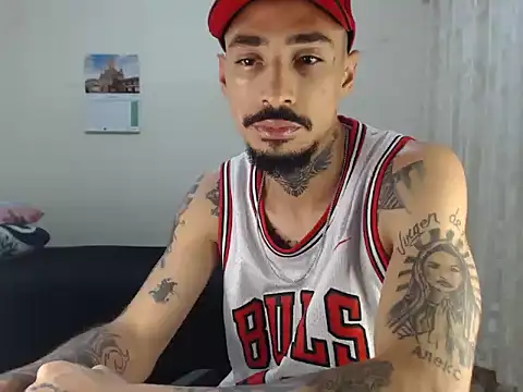 Snapshot of emiliano_hottt chatting on 22, 2, 2026 emiliano hottt online show from 22, 2, 2026