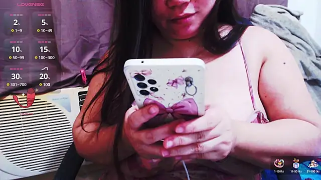 Alliayah Hollyx online show from 4, 1, 2025