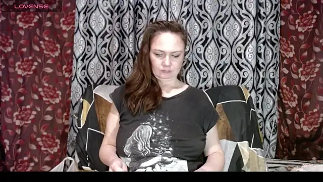 Snapshot of EmilyDoth chatting on 2, 11, 2025 EmilyDoth online show from 2, 11, 2025