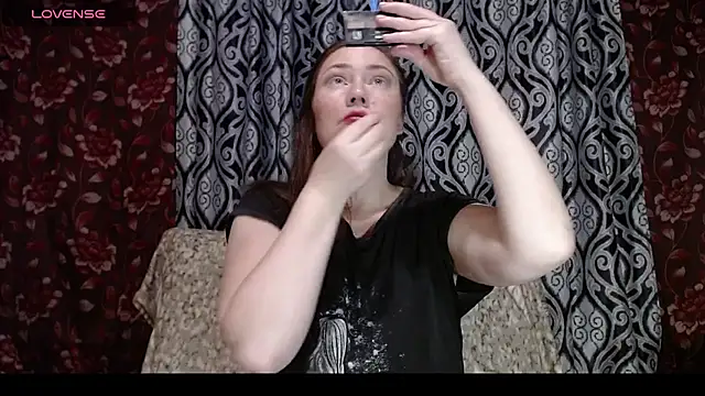 Snapshot of EmilyDoth chatting on 17, 11, 2025 EmilyDoth online show from 17, 11, 2025