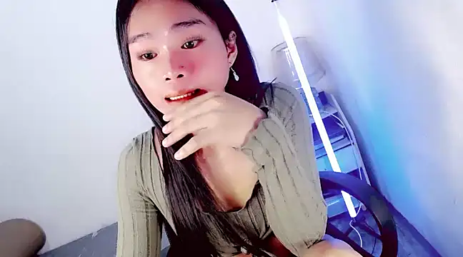 Snapshot of amomentoflust69 chatting on 3, 12, 2024 amomentoflust69 online show from 3, 12, 2024