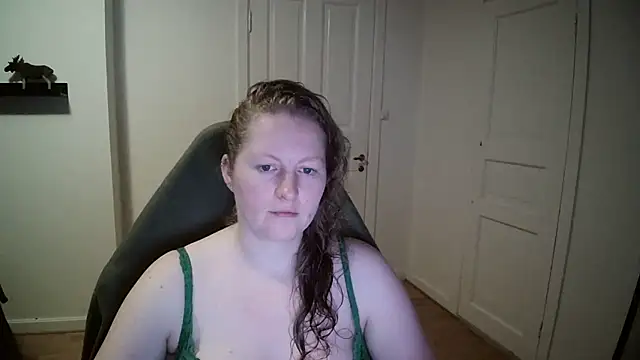 Girlnina-1995 online show from 19, 12, 2024