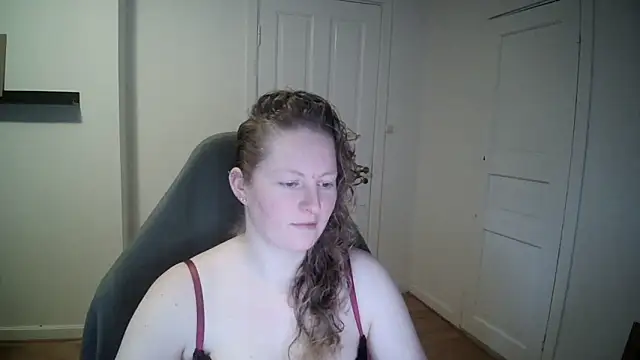 Girlnina-1995 online show from 30, 1, 2025