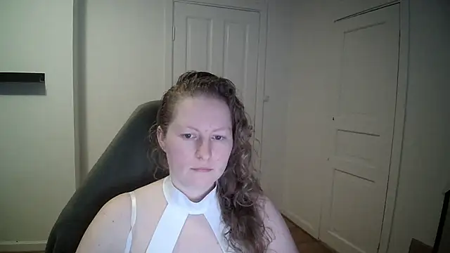 Girlnina-1995 online show from 21, 2, 2025