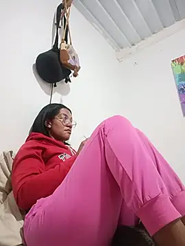 Snapshot of Bigassmommy_x chatting on 15, 7, 2026 Bigassmommy x online show from 15, 7, 2026