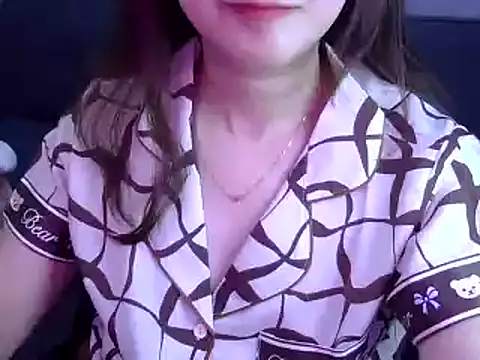 Snapshot of Bee_2k chatting on 21, 4, 2026 Bee 2k online show from 21, 4, 2026
