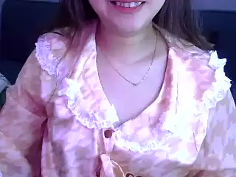 Snapshot of Bee_2k chatting on 24, 4, 2026 Bee 2k online show from 24, 4, 2026