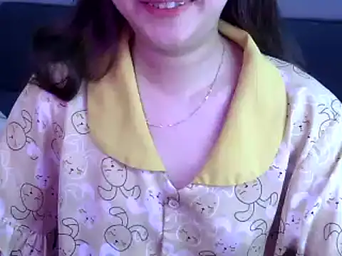 Snapshot of Bee_2k chatting on 25, 4, 2026 Bee 2k online show from 25, 4, 2026