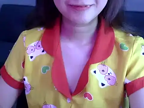 Snapshot of Bee_2k chatting on 6, 5, 2026 Bee 2k online show from 6, 5, 2026