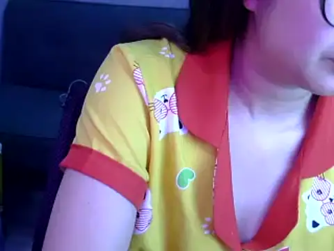 Snapshot of Bee_2k chatting on 12, 5, 2026 Bee 2k online show from 12, 5, 2026