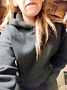 eatmeplease44 online show from 8, 3, 2026