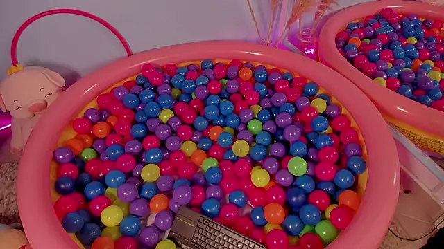 liagirl cute online show from 7, 3, 2025