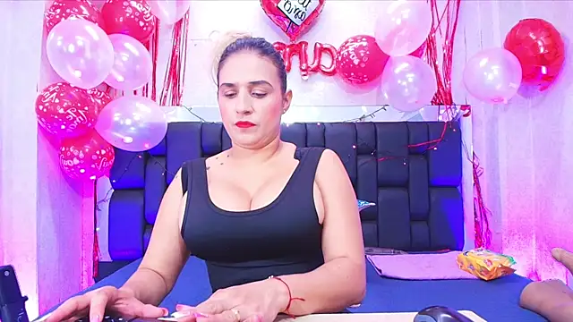  carolina fox online show from 13, 2, 2025