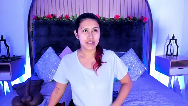 Karlagonzales  online show from 17, 11, 2025