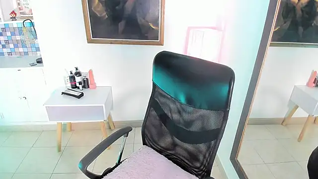 Karlagonzales  online show from 19, 12, 2025