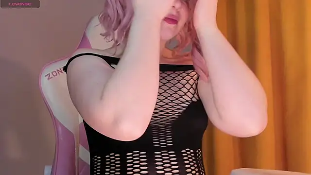 SueNiceeeee online show from 11, 11, 2025