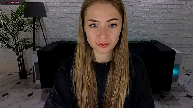 Adelyna Bird online show from 21, 9, 2025