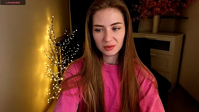 Snapshot of Adelyna_Bird chatting on 7, 5, 2026 Adelyna Bird online show from 7, 5, 2026