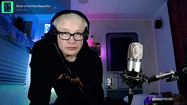 Snapshot of Snarfle82 chatting on 5, 2, 2025 Snarfle82 online show from 5, 2, 2025