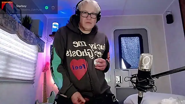 Snapshot of Snarfle82 chatting on 25, 2, 2025 Snarfle82 online show from 25, 2, 2025