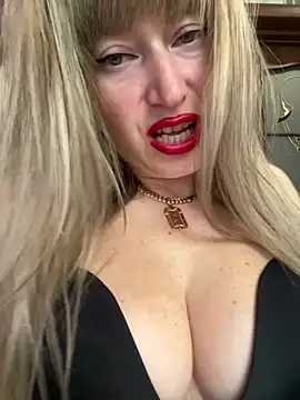 Snapshot of Kittenforyou chatting on 23, 4, 2026 Kittenforyou online show from 23, 4, 2026