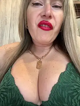 Snapshot of Kittenforyou chatting on 4, 5, 2026 Kittenforyou online show from 4, 5, 2026